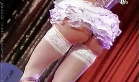 Ivy családi pornó szexi leszbikus szórakoztató ujjak, üveg játékok