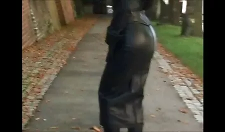 Domináns csalàdi szex Orgia busty afrikai lány