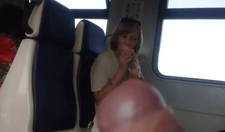 Egy dögös, nagy cicik, tele a szűk családisex lyuk
