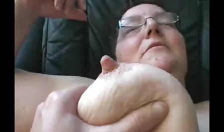 Busty családi pornó rábaszik nehéz.