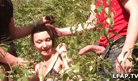 Nero4k. szobatársam ingyen családi sex szereti kártya trükkök, és azt akarja, hogy.