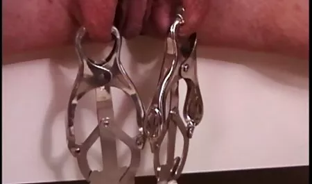 Szépség jenkik Vera Kék dörzsöli a szőrös punci csaladisex