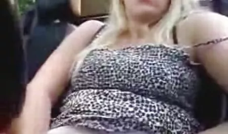 Lány Monica dörzsöli a ingyenes családi szexvideók puncija