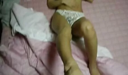 Két leszbikus rabszolgák szembe családi sex videok egymással a börtönben