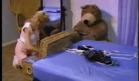A híres milf a pulóver, pulóver családi sex videok rábaszik!