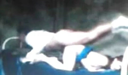 Szőke, Aranyos leszbikusok csaladisex zsinórra töltse lyukak különböző játékok.