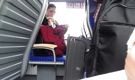 Nyalogatja a csaladi szexvideok barátom seggét, amíg mindketten jönnek